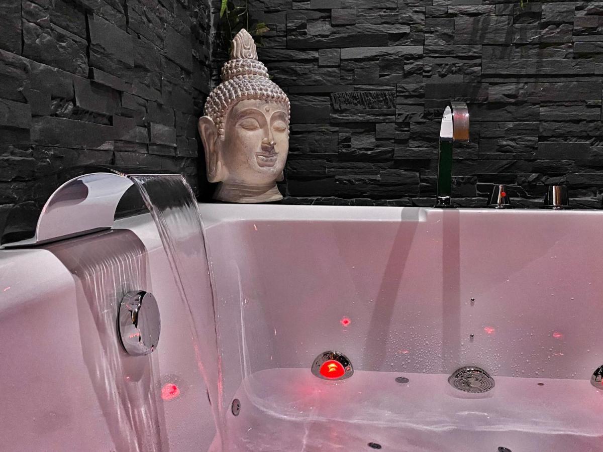 Suite Jacuzzi Privatif Plage Des Catalans Marsylia Zewnętrze zdjęcie